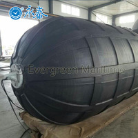 Defensa Neumática de Goma Inflable Tipo CTN Marca Evergreen, Fabricada en Qingdao, China, Modelo Yokohama P50/P80, Certificada ISO
