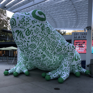Scultura Gonfiabile Gigante Personalizzata a Forma di Rana con Stampa Astratta, Mascotte Animale per Mostre d'Arte, Piazze Cittadine e Strade - Product Image 1