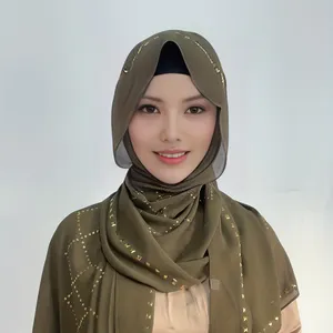 2023 नवीनतम इस्लामी हिजाब दुपट्टा मलेशिया इंडोनेशिया महिलाओं मुस्लिम हिजाब गर्म तांबा सादे शिफॉन हिजाब दुपट्टा