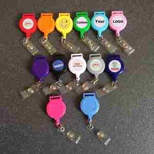Porte-badge personnalisé en plastique avec cordon et boucle pour étui de carte - Product Image 1