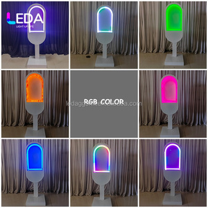Cabina de Fotos LEDA Personalizada, Estilo Moderno de Cabina Telefónica Mini, con Iluminación LED RGB, Estación de Selfies, Fondo Metálico, para Bodas, Cumpleaños y Eventos - Product Image 2