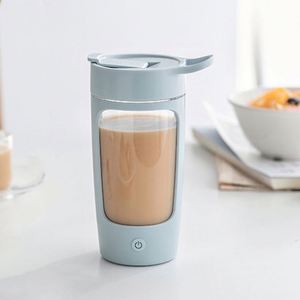 Bouteille shaker électrique en Tritan sans BPA de haute qualité, tasse auto-mélangeuse pour la gym, avec logo personnalisé, en plastique premium. - Product Image 2