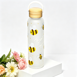 Botella de Agua de Vidrio de Borosilicato de Alta Calidad, Libre de BPA, con Diseño Personalizado, Protectora, Duradera, con Tapa de Bambú, Buenos Productos - Product Image 4