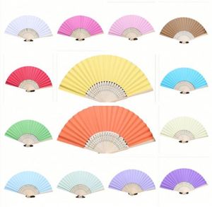 Abanico de mano plegable de bambú ecológico con diseño de hueso hueco y seda, personalizado, multicolor, tallado, para bodas, invitados, promoción y deportes - Product Image 4