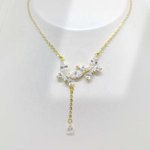 Precio de fábrica: Nuevo collar de plata 925 con esmeraldas, cadena de lujo para mujer, con circonitas brillantes, colgante de mariposa, collares en capas para el verano. - Product Image 3