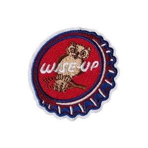 Parches Multifuncionales Sostenibles de Tela Twill con Bordado de Corazón Personalizado para Tapas de Botellas de <span class=keywords><strong>Cerveza</strong></span> <span class=keywords><strong>Busch</strong></span> <span class=keywords><strong>Light</strong></span> Coors <span class=keywords><strong>Light</strong></span> Keystone - Product Image 4