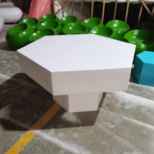 Grande sculpture abstraite en fibre de verre personnalisée, style art populaire, pour extérieur, jardin, avec table et siège intégrés, imperméable, peinte à la main, colorée, pour les loisirs - Product Image 2
