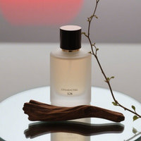 Étiquette de couvercle personnalisable, flacon pulvérisateur de parfum cylindrique au design minimaliste de 30 ml, 50 ml, 100 ml pour édition collector de parfum