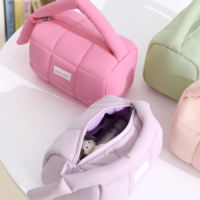 Sac cosmétique de luxe matelassé Ginzeal avec logo personnalisé, rose nuage doux, fermeture éclair, pour soins de la peau et maquillage
