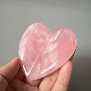 <span class=keywords><strong>Pierre</strong></span> de Gua Sha en cristal 3D en forme de cœur avec logo personnalisé, outil de massage en forme de cœur, <span class=keywords><strong>sculpteur</strong></span> facial en quartz rose, cadeau de luxe - Product Image 2