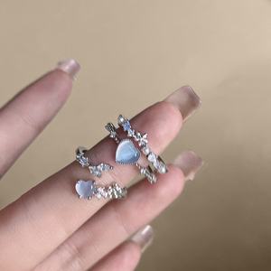 Anillo Abierto de Corazón Dulce con Mariposa Delicada Estilo Clásico Luz de Luna Azul para Niñas, Hecho a Mano en Aleación con Ojo de Gato y Flor de Zirconia - Product Image 2