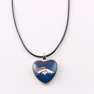 Хорошие продажи, спортивные аксессуары для футбольной команды, окрашенное маслом, ожерелье в форме сердца, логотип 32 команды - Product Image 5