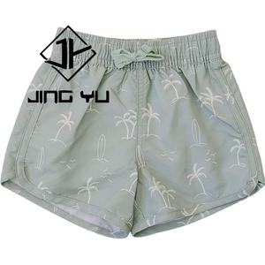 Shorts de bain pour enfants en nylon recyclé personnalisés, imprimés plage, vêtements de plage professionnels OEM - Product Image 3