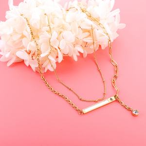 Collier pendentif double chaîne en acier inoxydable plaqué or 18 carats, motif astronaute diamanté, design tendance - Product Image 5