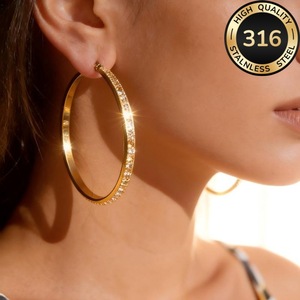 Pendientes de aro de alta gama de acero inoxidable, estilo europeo y americano, a la moda, que combinan con todo, tendencia de moda estilo ins - Product Image 1