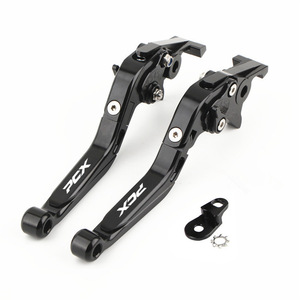 Levier de frein et d'embrayage usiné CNC de haute qualité, finition anodisée rouge et noire pour les pièces de scooter de la série PCX - Product Image 1