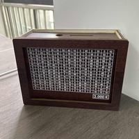 Tirelire en bois éducative personnalisable à assembler soi-même pour enfants, avec compartiments pour euros et dollars et marqueur.