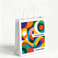 Sac en carton blanc imprimé sur mesure à haute blancheur pour les magasins de cosmétiques, les boutiques de vêtements et les emballages cadeaux de marques