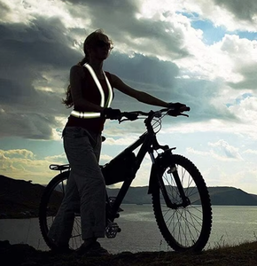 Áo vest an toàn phản chiếu trẻ em có thể điều chỉnh màu tím với logo tùy chỉnh tăng cường khả năng hiển thị sọc phản quang - Product Image 6