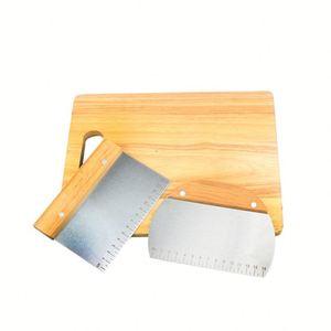 Grattoir et hachoir à pâte multifonction en acier inoxydable avec logo personnalisé imprimé, manche en bois, fabriqué en Chine, autres marques - Product Image 2