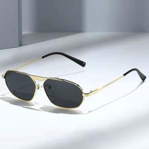 Gafas de Sol de Moda 2025 con Logotipo Personalizado, Forma Irregular Poligonal, Protección UV400, Montura Metálica Pequeña, Estilo Ojo de Gato para Mujer - Product Image 3