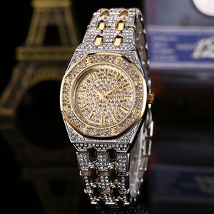 Montre pour femmes à la mode et luxueuse, étanche, entièrement sertie de diamants, disponible en stock - Product Image 6