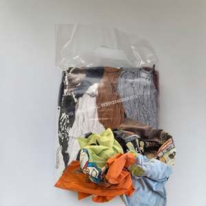 Trapos de limpieza de colores de 10 kg y 25 kg, bolsa de trapos de algodón tipo camiseta para limpieza industrial, absorbentes de aceite. - Product Image 1