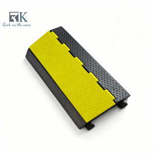 Rampe de protection de câbles de haute qualité, robuste, pour une utilisation en intérieur et en extérieur - Product Image 1