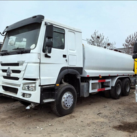 Camion-citerne à eau H0W0 6x4 20000L pour le nettoyage des routes et l'irrigation