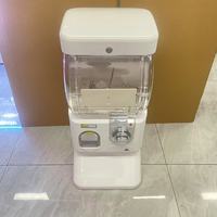 Distributeur automatique de capsules gacha miniatures en plastique à pièces avec interface en anglais et garantie d'un an pour les jeux d'enfants