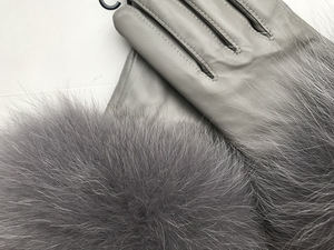 Gants en <span class=keywords><strong>cuir</strong></span> véritable avec fourrure de <span class=keywords><strong>renard</strong></span> et peau de mouton, manteaux gris pour femmes - Vente directe d'usine - Product Image 5