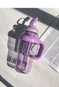 ขวดน้ำปลอดสาร BPA ขนาด 1400 มล. เป็นมิตรกับสิ่งแวดล้อม ป้องกันการรั่วซึม พร้อมฝาปิดสำหรับดื่มโดยตรงและช่องเก็บแก้วกาแฟ - Product Image 4