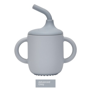 Tasse d'apprentissage pour enfants la plus vendue, avec couvercle à ventouse en silicone et poignée, résistante aux chutes, tasse droite pour bébé, logo personnalisable - Product Image 6