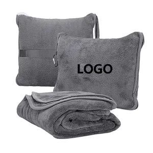 Couverture et oreiller de voyage portable et pliable avec logo personnalisé Oeko tex 4 en 1, couverture d'oreiller de voyage en flanelle avec sac