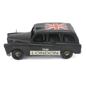 Modèle de taxi noir londonien avec drapeau britannique fait <span class=keywords><strong>à</strong></span> la main, objets d'art et de collection pour la décoration de la maison et du bureau, designs d'artisanat en métal, décorations - Product Image 3