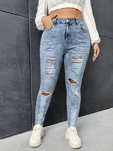<span class=keywords><strong>Jeans</strong></span> Skinny Strappati da <span class=keywords><strong>Donna</strong></span> Taglie Forti a Vita Media in Denim Elasticizzato Effetto Usurato con Dettagli Strappati Poliestere/Cotone - Product Image 1