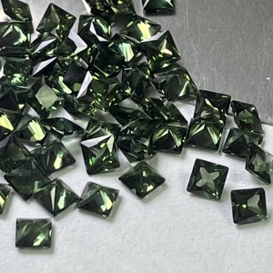 Haute qualité, résistance aux hautes températures, coupe princesse 4x4mm # 152 pierres précieuses synthétiques en spinelle vert foncé - Product Image 3