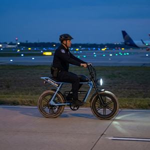 Vélo électrique adulte pratique et stable pour le quotidien, avec batterie 48V 16Ah, idéal pour les trajets domicile-travail et les connexions aéroport-auto. - Product Image 5