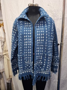 Chaqueta Azul con Estampado a Mano para Mujer, con Bolsillos Delanteros y Dobladillo con Borlas, Chaqueta Étnica de Algodón con Estilo - Product Image 5