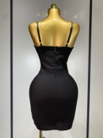 Robe de soirée sexy en maille noire à fines bretelles spaghetti, col en V, illusion de perles de diamant, mini robe moulante pour femmes