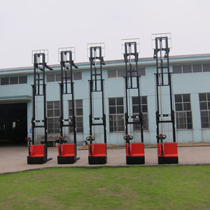 Apilador Eléctrico EVERLIFT de Alta Calidad, Operado por Batería, con Capacidad de 1000 kg, 1200 kg, 1500 kg y 2000 kg - Product Image 3