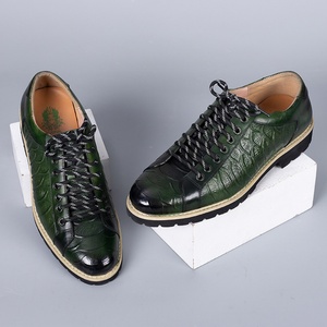 Chaussures de ville et de travail vertes pour hommes, peintes à la main, semelle en caoutchouc, respirantes, en cuir gaufré de luxe, pour la marche et le style décontracté professionnel - Product Image 3