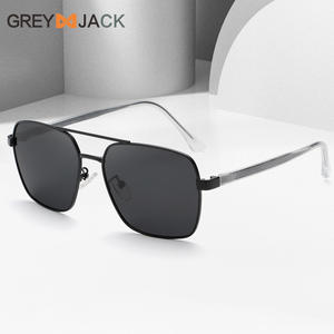Lunettes de soleil polarisées Greyjack pour homme, monture carrée noire en TR, verres TAC UV400, style décontracté et professionnel - Product Image 4