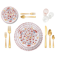 Ensemble d'assiettes de luxe en porcelaine fine de forme florale rouge 4 pièces ensemble de dîner désherbage plaque de chargeur pour événement et restauration et location