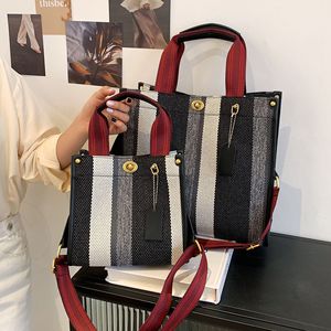 Vente en gros de fourre-tout sacs pour femmes 2025 2026 nouvelle toile rayée fourre-tout large bande femmes dames épaule sacs à bandoulière - Product Image 4