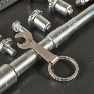 Biểu Tượng Tùy Chỉnh Laser Khắc Cổ Điển Cờ Lê Cờ Lê Thiết Kế Kẽm Hợp Kim Mở Chai Với Keychain Khuyến Mại Mở Bia - Product Image 1