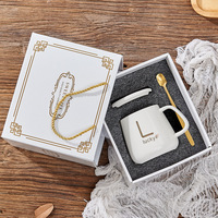 Ensemble de tasses à café en céramique en gros avec logo personnalisé, couvercle et cuillère, idéal pour les invités de mariage, les souvenirs d'entreprise et les cadeaux promotionnels