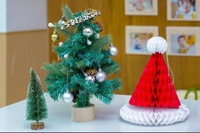 Großhandel Mini-Weihnachtsbaum Dekorationsartikel Wohndekor Luxusartikel Geschenke 10-30cm Hoch PVC Tischdekoration MC002-W