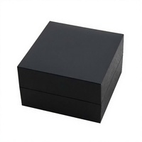 Boîte d'emballage en papier recyclable personnalisée pour bagues, colliers, boucles d'oreilles, avec couvercle élégant, base, gaufrage UV, pelliculage mat, doublure en éponge
