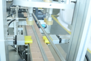 Máquina taponadora neumática de escritorio, precio al por mayor, totalmente automática, fabricación de máquina taponadora en espiral de botellas de vidrio, - Product Image 3